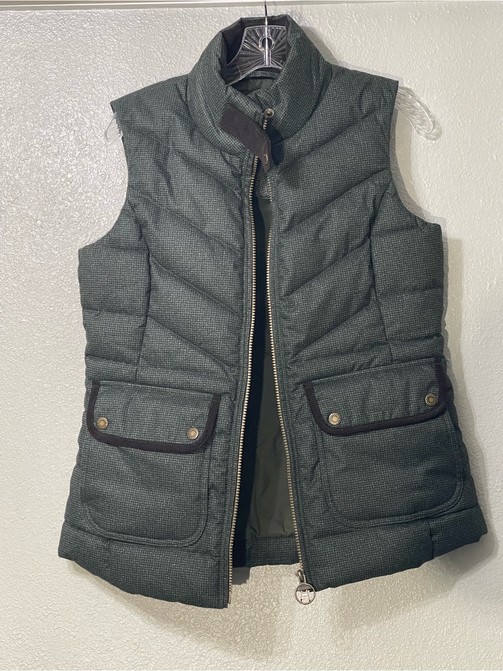 BARBOUR Whernside Quilted Vest / Gilet in Olive MSRP$280 - Size 6